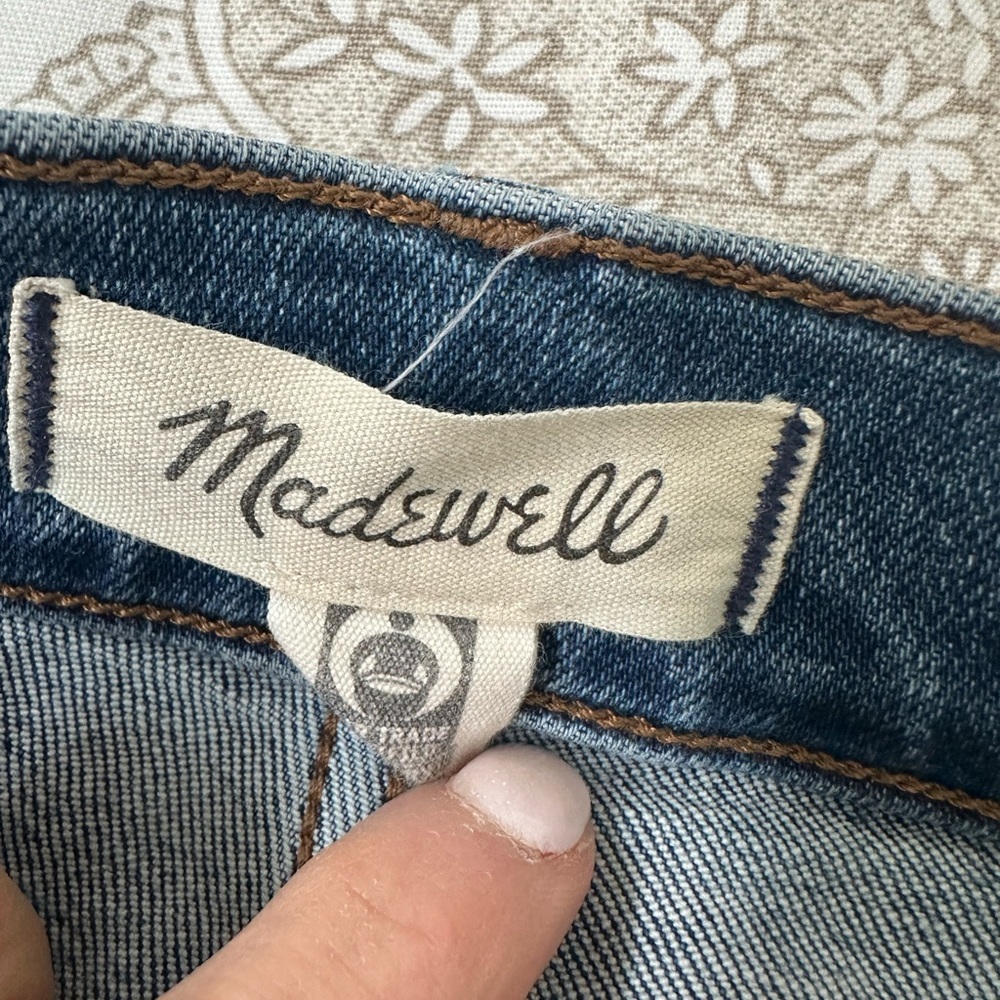 Madewell Wide-Leg Jeans in Medium Blue Denim - Picture 2 of 5